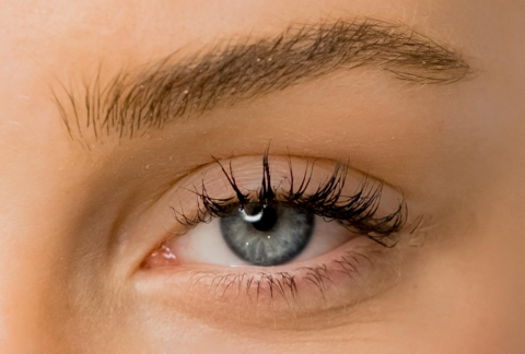 Zabiegi na brwi i rzęsy